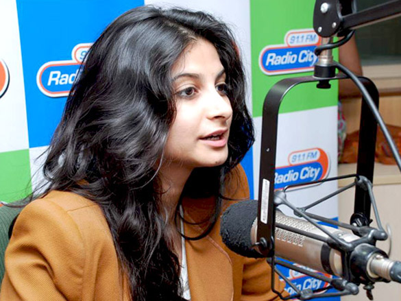 amit trivedi and rhea kapoor promote aisha at radio city 91 1 fm 6