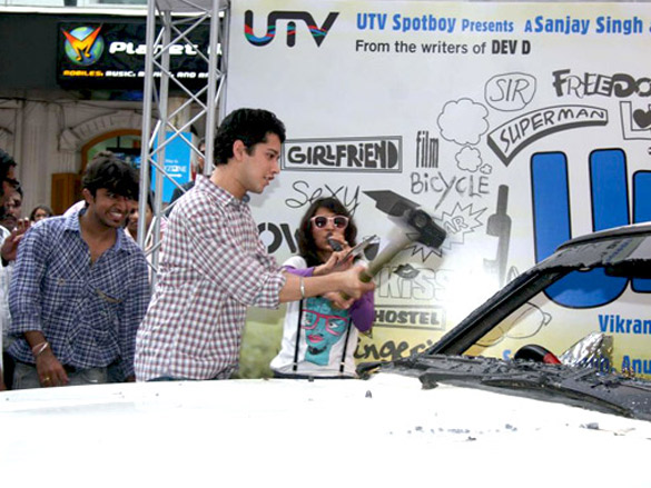 udaan cast breaks a car to promote movie 4