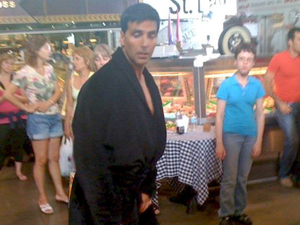 on the sets of thank you 6