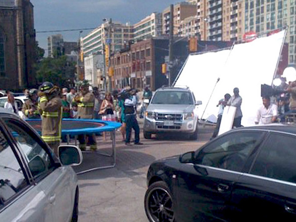 on the sets of thank you 9