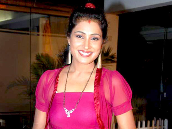 on the sets of whos there 13