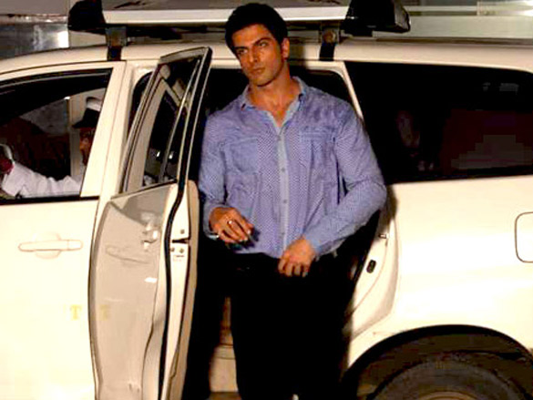on the sets of whos there 16
