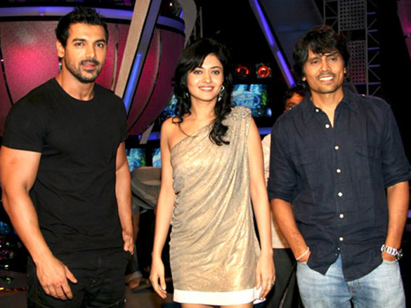 john abraham promotes aashayein on indian idol 5 5