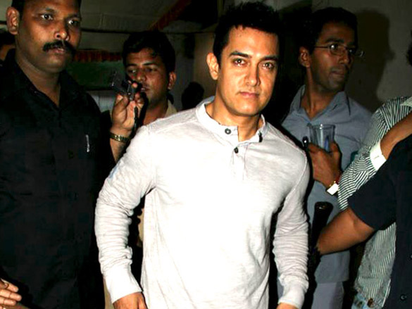 aamir khan promotes peepli live on indian idol 5 4