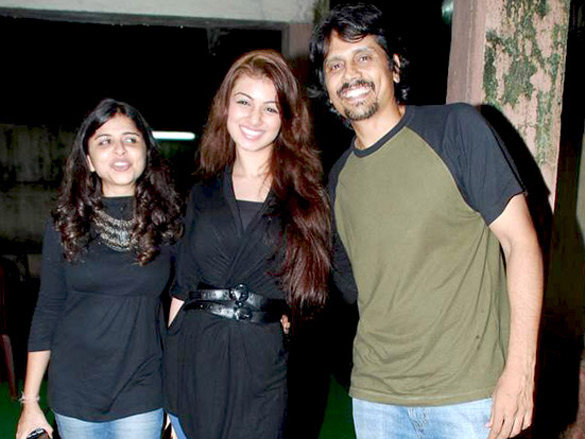 john and ayesha takia at aashayein screening 8