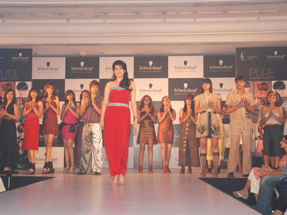 sagarika ghatge walks for schwarzkopf show 2