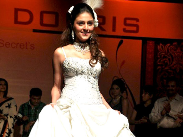 eesha koppikhar graces bd hair and make up fashion week 2010 7
