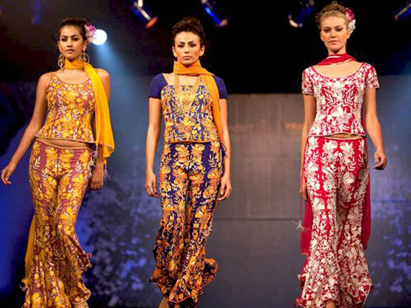 bipasha basu walks the ramp for designer azeem khan 6