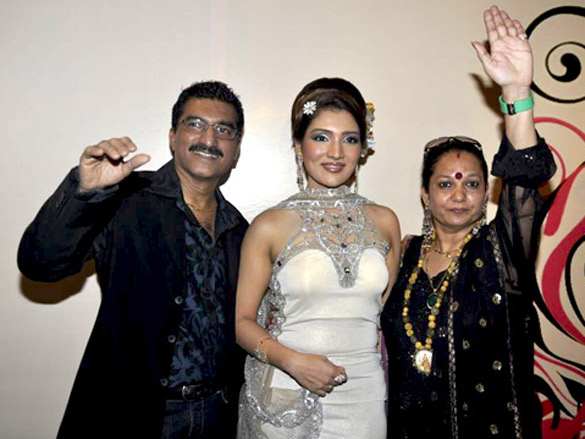 aftab and uvika grace bd hair and make up fashion week 2010 finale 7