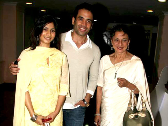 tanuja tanisha and tusshar at dignity film festival 3