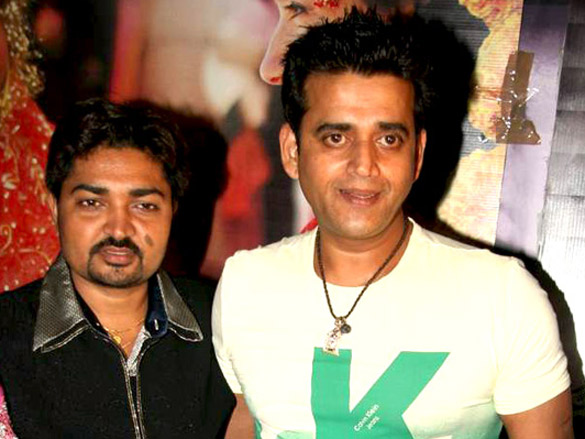 ravi kissen at the premiere of bhojpuri film bhaiya je sasurai mein 4