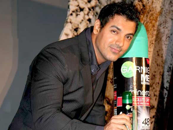 john abraham launches garnier men deodorant 7