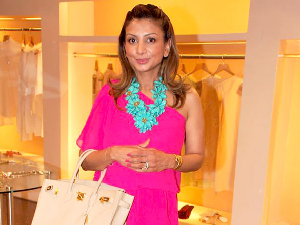 eesha koppikar graces mana shetty and ramona narangs preview at aza 7