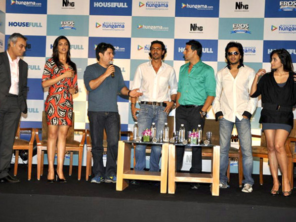 cast of housefull at hungama press meet 9