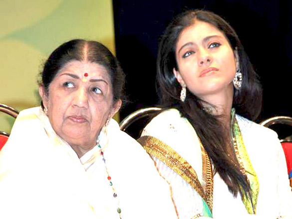 kajol receives dinanath mangeshkar puraskar award 5