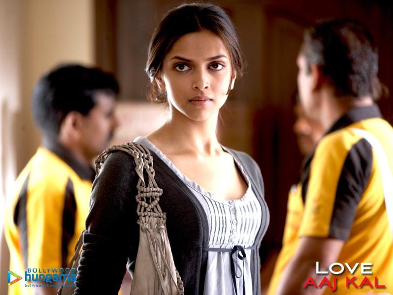 Love Aaj Kal Deepika Dresses