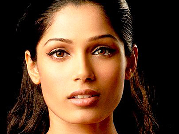freida pinto 32