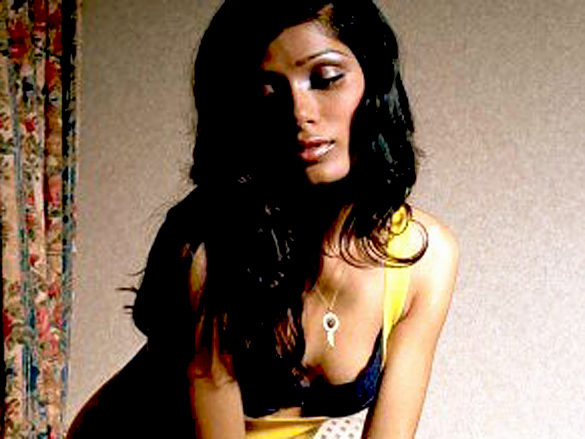 freida pinto 27