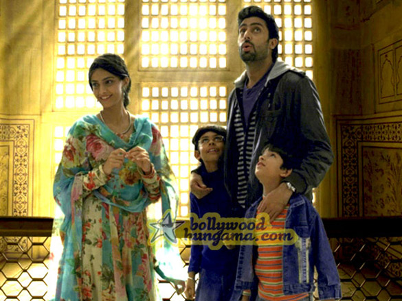 sonam kapoorabhishek bachchan 9