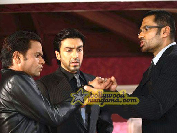 rajpal yadavashish chowdhrysunil shetty