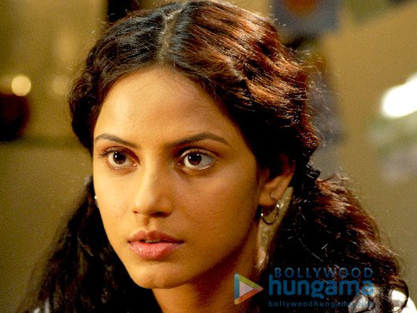 neetu chandra 35