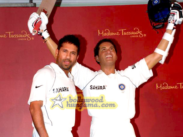 sachin tendulkar unveils his madame tussauds wax statue 6