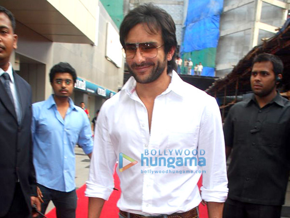 saif and deepika unveil the first look of love aaj kal 17
