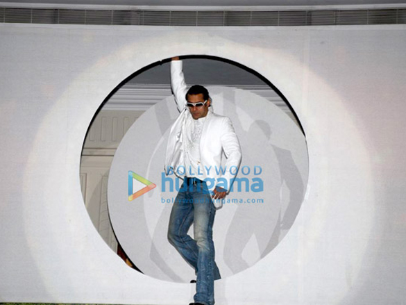 salman khan at the launch of the second season of dus ka dum 6