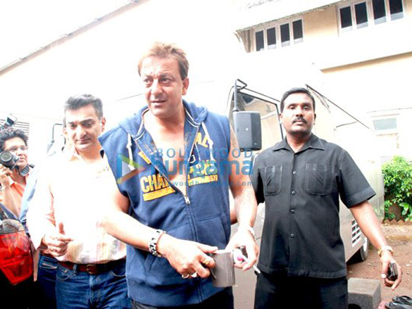 sanjay dutt and sunil shetty shoot for shades eye wear 16
