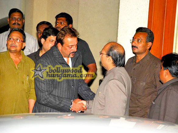 sanjay dutt celebrates 1st wedding anniversary 5