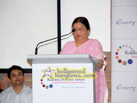 the bachchans at the launch of kokilaben dhirubhai ambani hospital 11