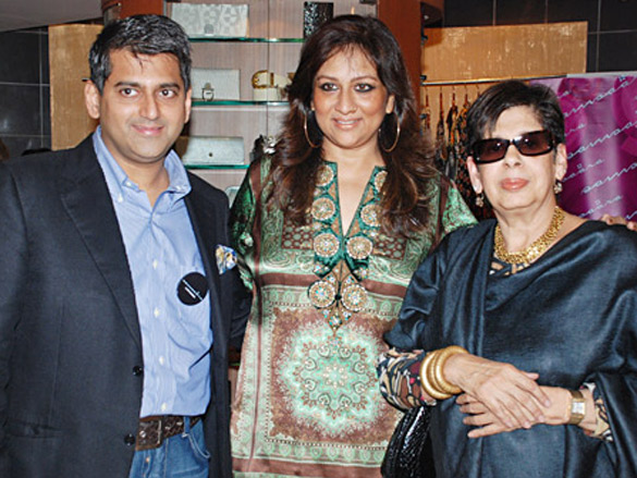 dia mirza at the launch of i love mumbai exhibition organized by samsaarathe luxurious abode of fashion 59