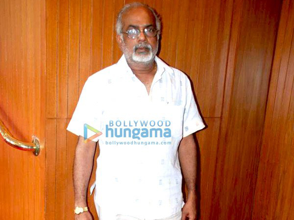 naseeruddinrandeep hooda at motley theatre group press meet 13