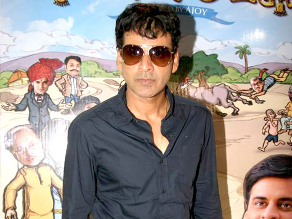 aarti chabbria and manoj bajpayee promote dus tola at gitanjali store 7