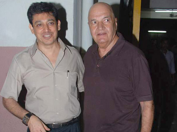 screening of anjaana anjaani hosted by salim khan 11