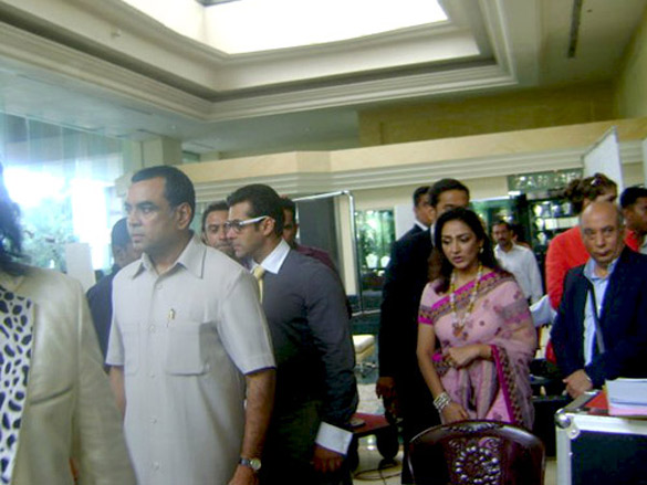 on the sets of ready 12