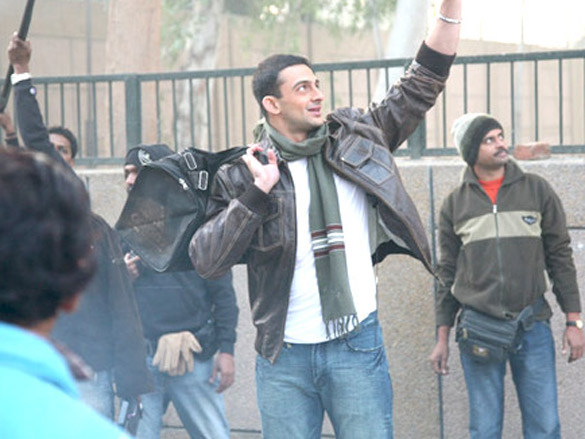 on the sets of yeh saali zindagi 28