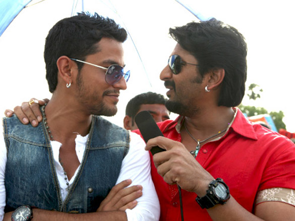 on the sets of golmaal 3 8