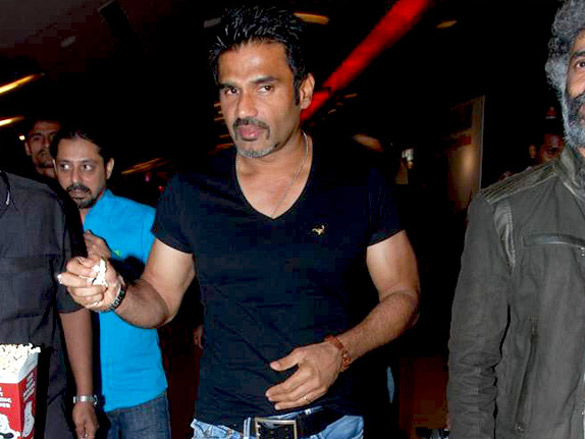 premiere of shahrukh bola khoobsurat hai tu 7