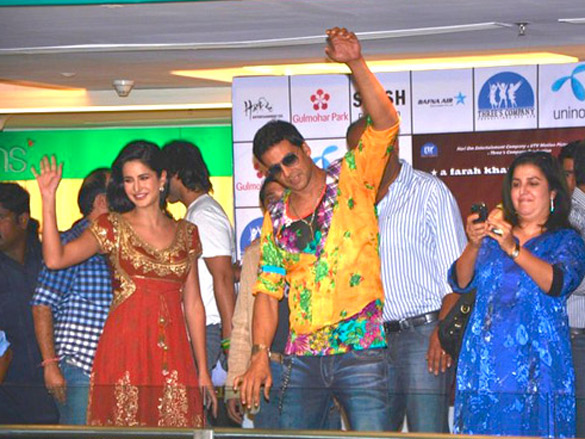 cast and crew of tees maar khan in ahmedabad 3