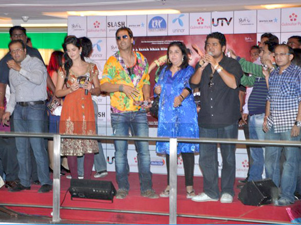 cast and crew of tees maar khan in ahmedabad 8