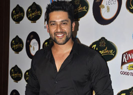 Aftab Shivdasani’s injury puts his sports flick on hold