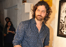 Traffic stops at Times Square for Hrithik Roshan during Kites Premiere