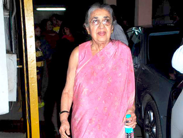 katrina at tees maar khan special screening of salim khan 9