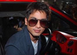 Shahid Kapoor signed up as brand ambassador of Colgate and Elf Moto