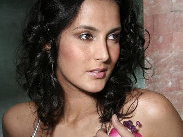 tulip joshi 16