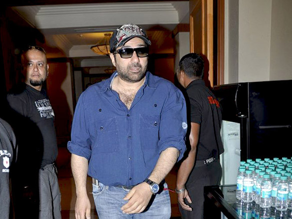 dharmendra sunny deol and ajay devgn launch ticketplease com 15