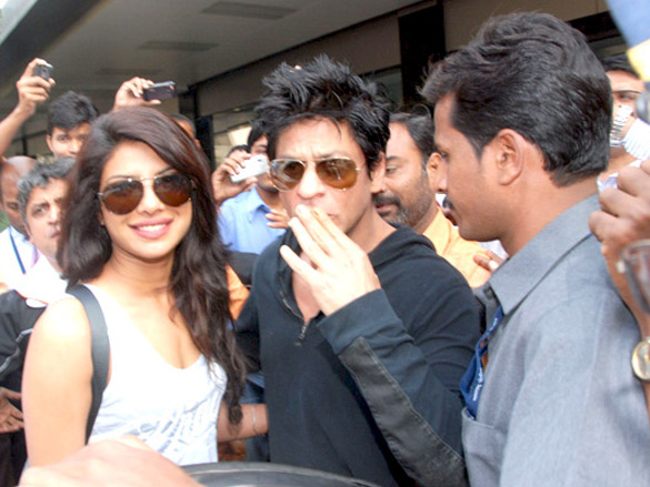 shahrukh khan and priyanka chopra return to mumbai after the shoot of don 2 in berlin 5