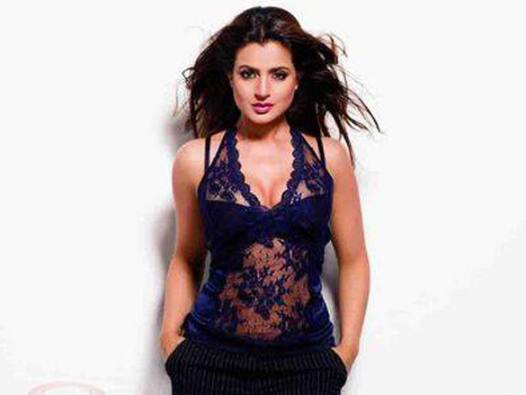 ameesha patel 28