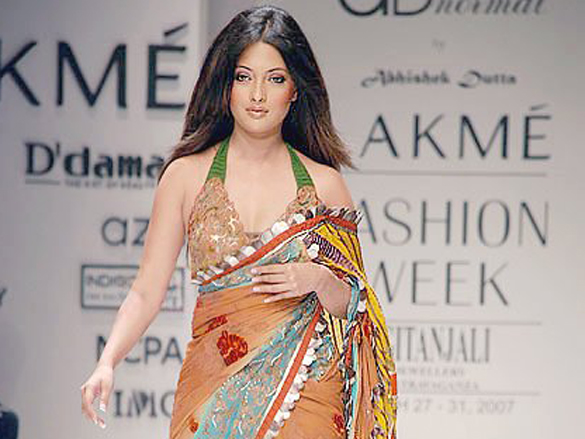 riya sen 52